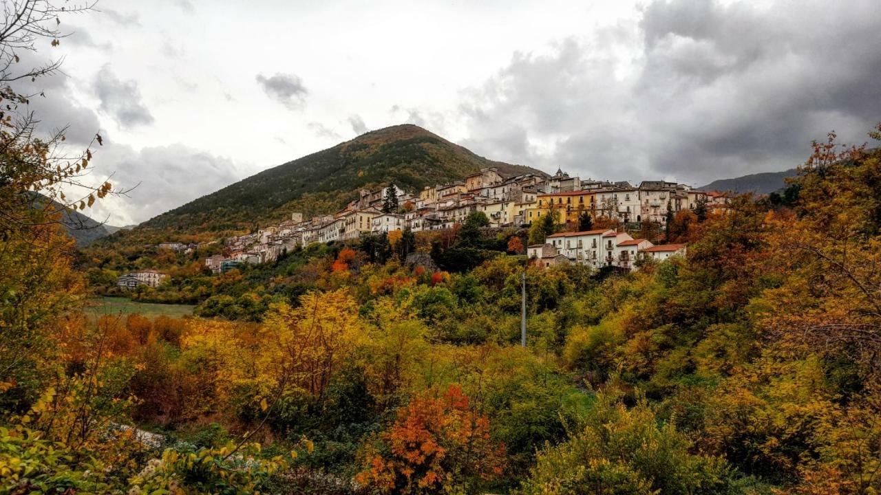 Casa Ai Piedi Della Riserva Naturale Pettorano sul Gizio Екстериор снимка